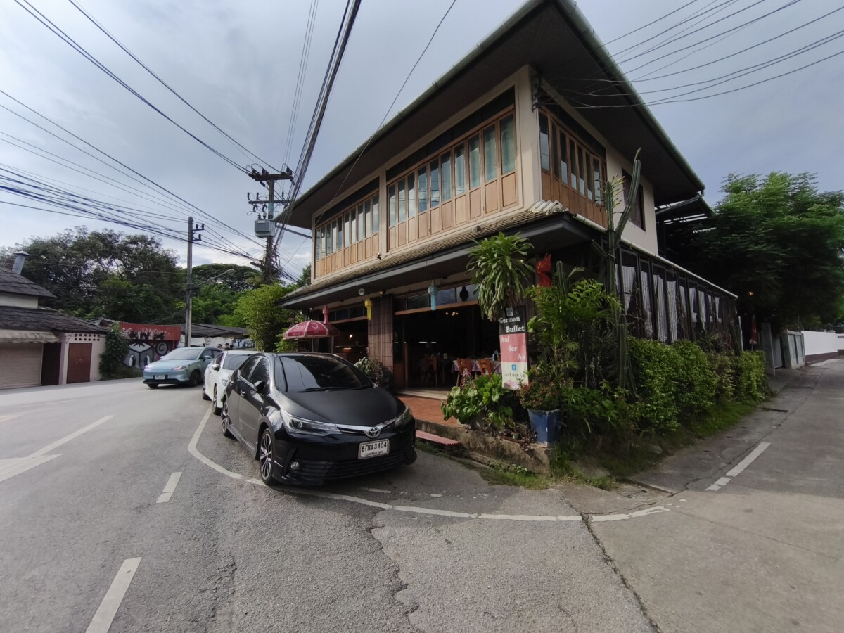 ドイツ料理食べ放題の店。Auf der Au Garden German buffet