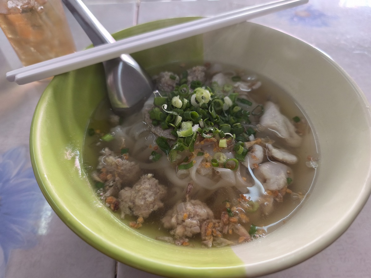 朝食に最適な店。เกาเหลาเลือดหมู จิง จู ฉ่าย