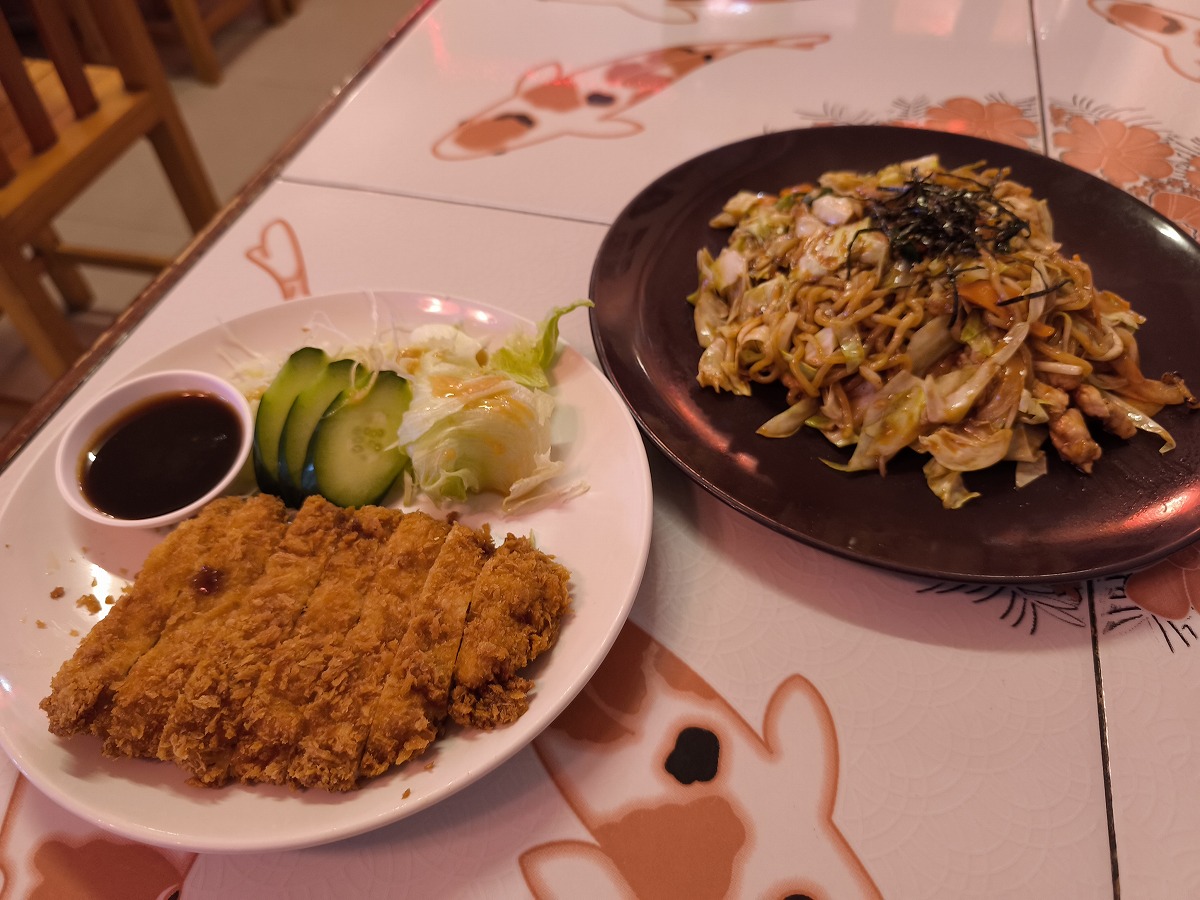 ニマンヘミンの日本食の店に行く。あいこ。AIKO