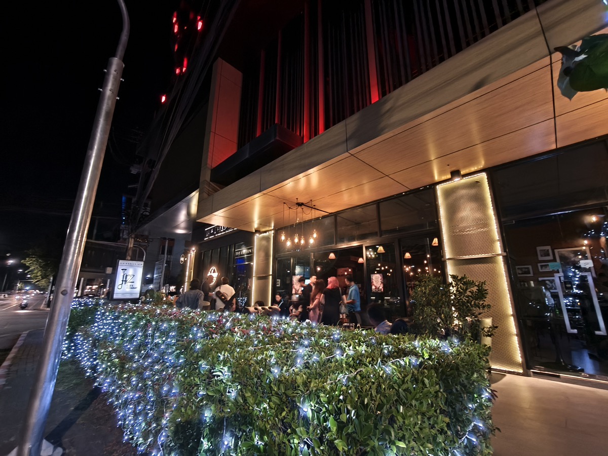 ジャズバーなんぞに足を踏み入れてみる。The Mellowship Jazz Club เดอะเมลโลชิพ