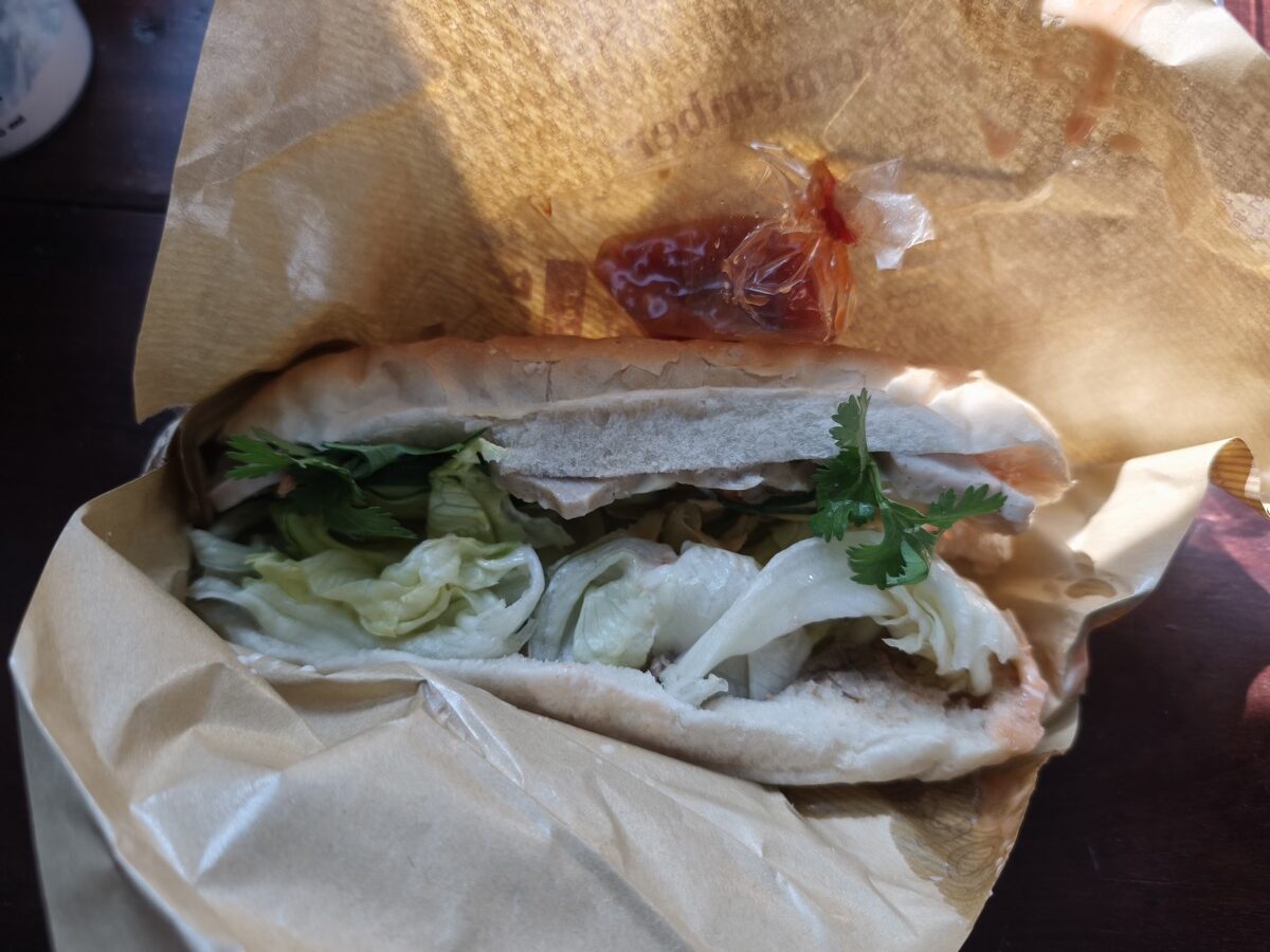 久しぶりにバインミー。Easy Corner (Banh mi fusion CNX)