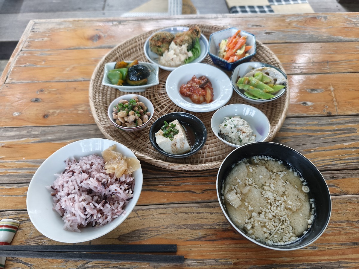 本格的な和食の店。Neo Shokudou Aeeen Japanese Vegan