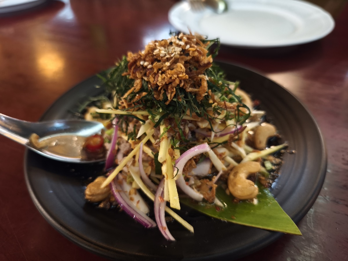 やはりここは1人で行かなくて良かった。クルアペートドーイガーム ร้านครัวเพชรดอยงาม ครัวเมืองคลาสสิก