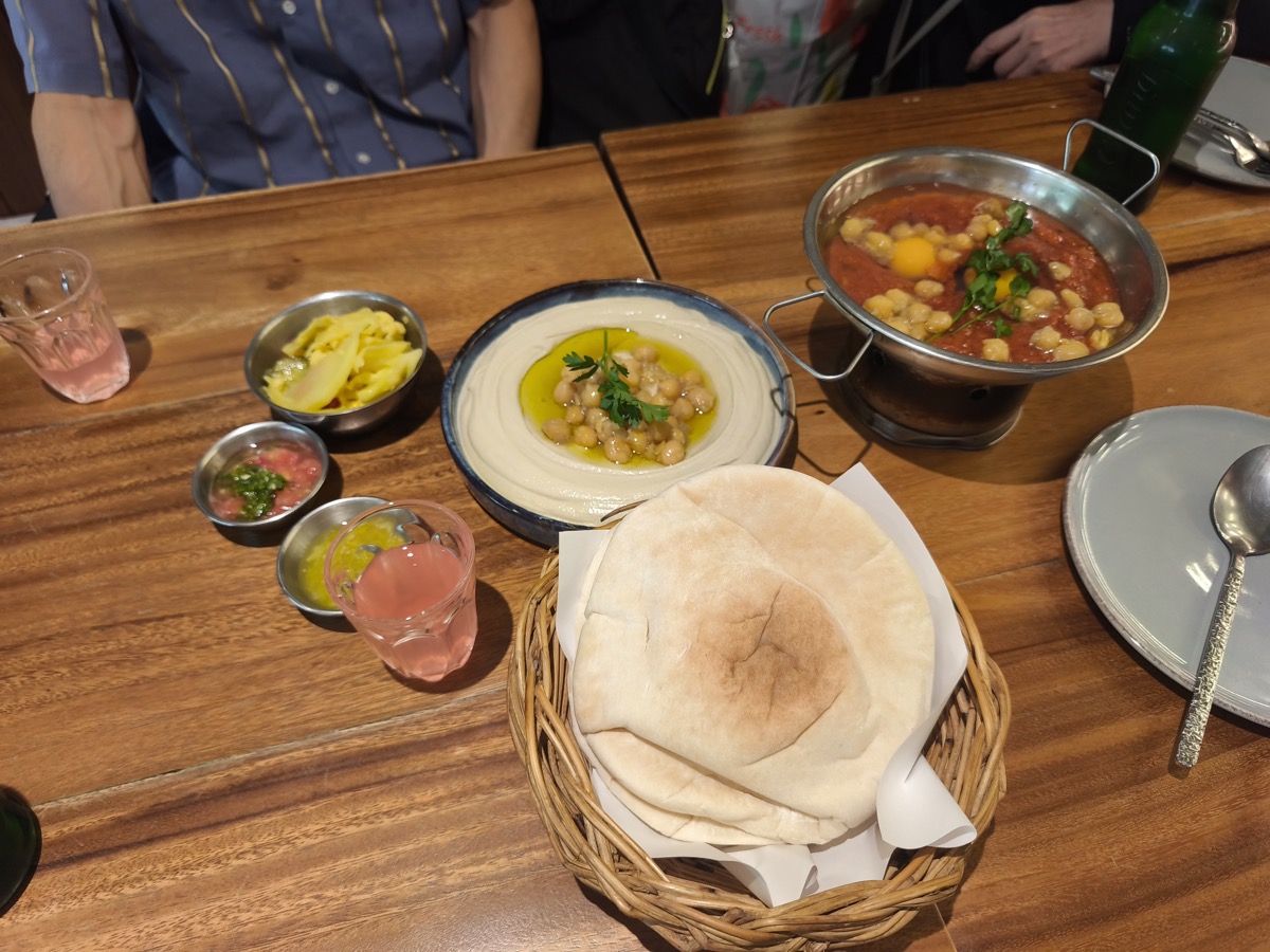 初めての中東料理。Hummus