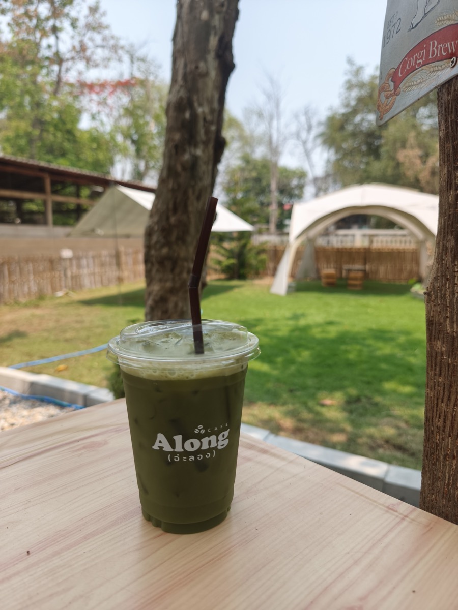 待ち時間に寄る。ALong Cafe　อ่ะลอง คาเฟ่