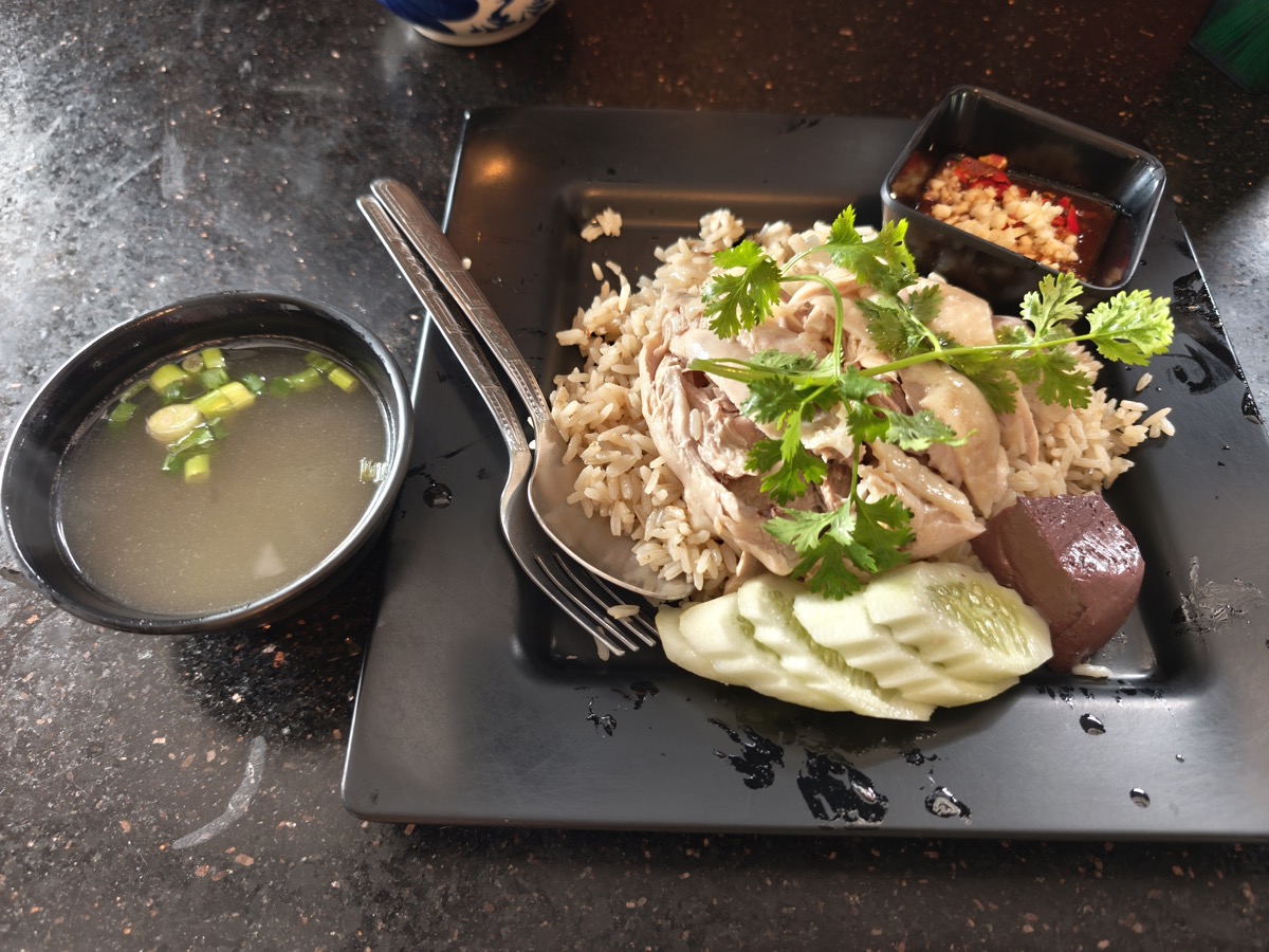 おいしいカオマンガイ屋さん。Mymind Coffee Chiangmai