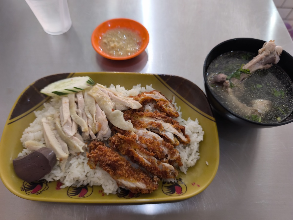 カオマンガイ屋さん。カーオマンガイセープข้าวมันไก่แซ่บ