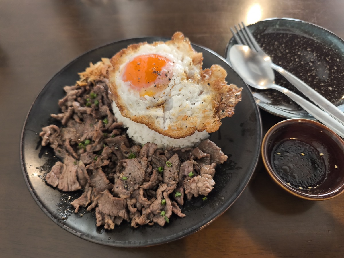 普通においしい。เชย์บุชเชอร์ - Chez Butcher