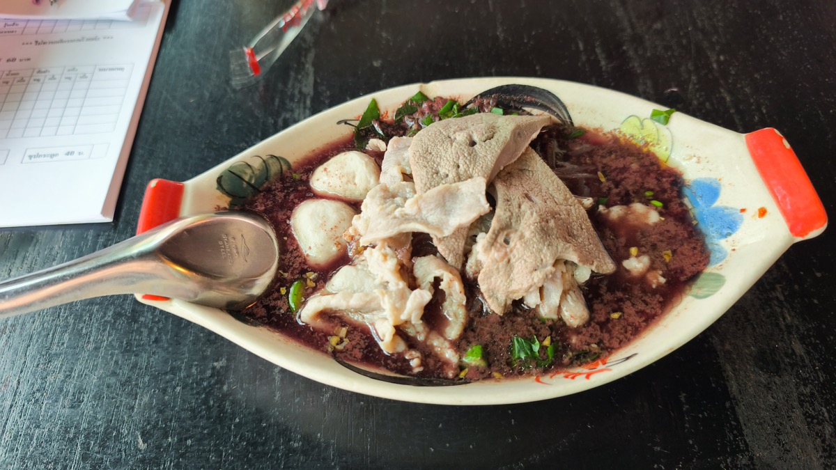 普通にボートヌードル。Phra Nakhon Boat Noodle ก๋วยเตี๋ยวเรือพระนคร เชียงใหม่