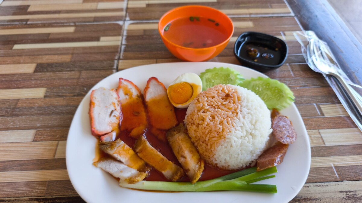 いろいろと朝食を試したい。ข้าวต้มศรีพิงค์